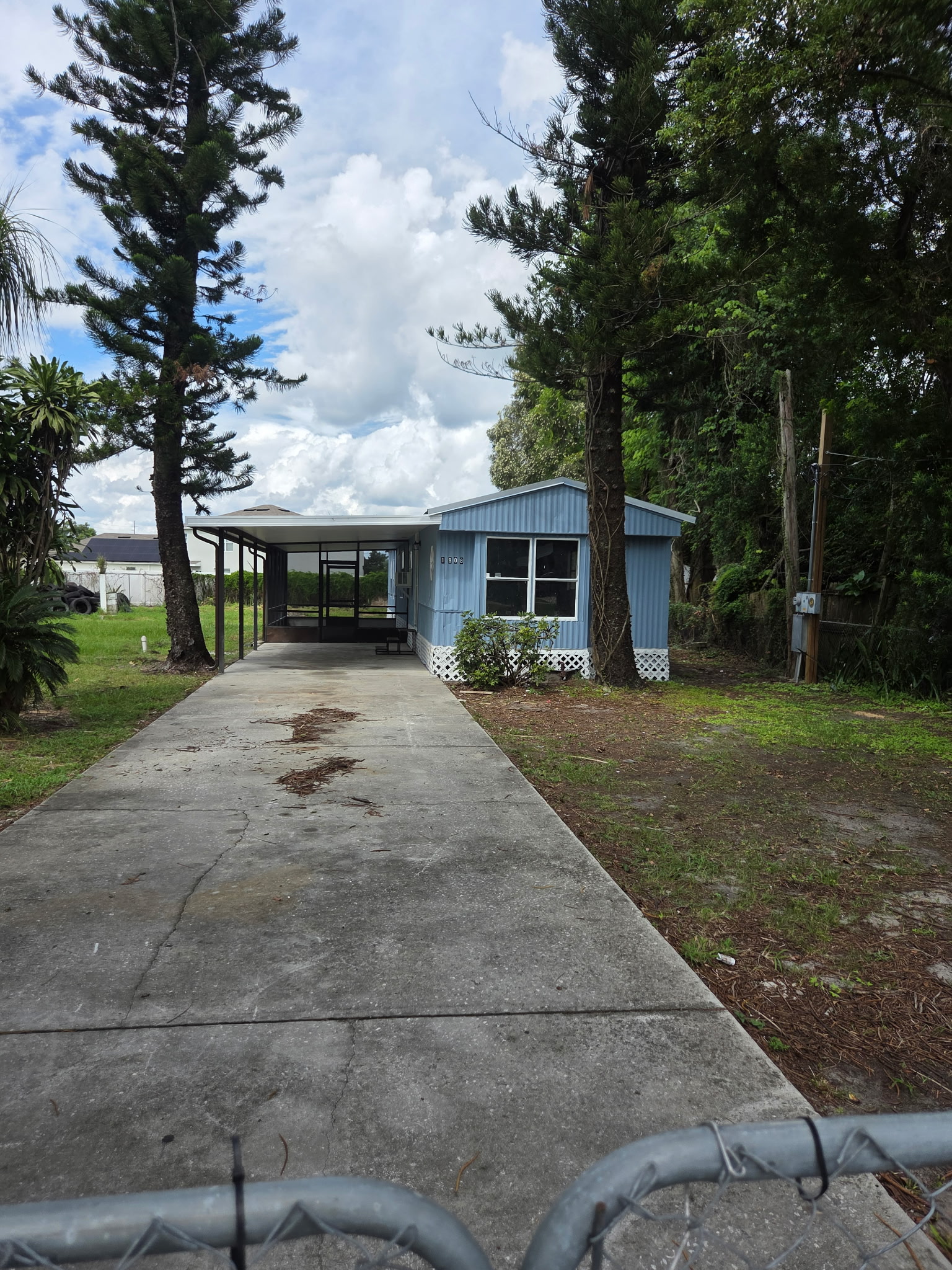 1908 Fruitland Park Circle Southwest